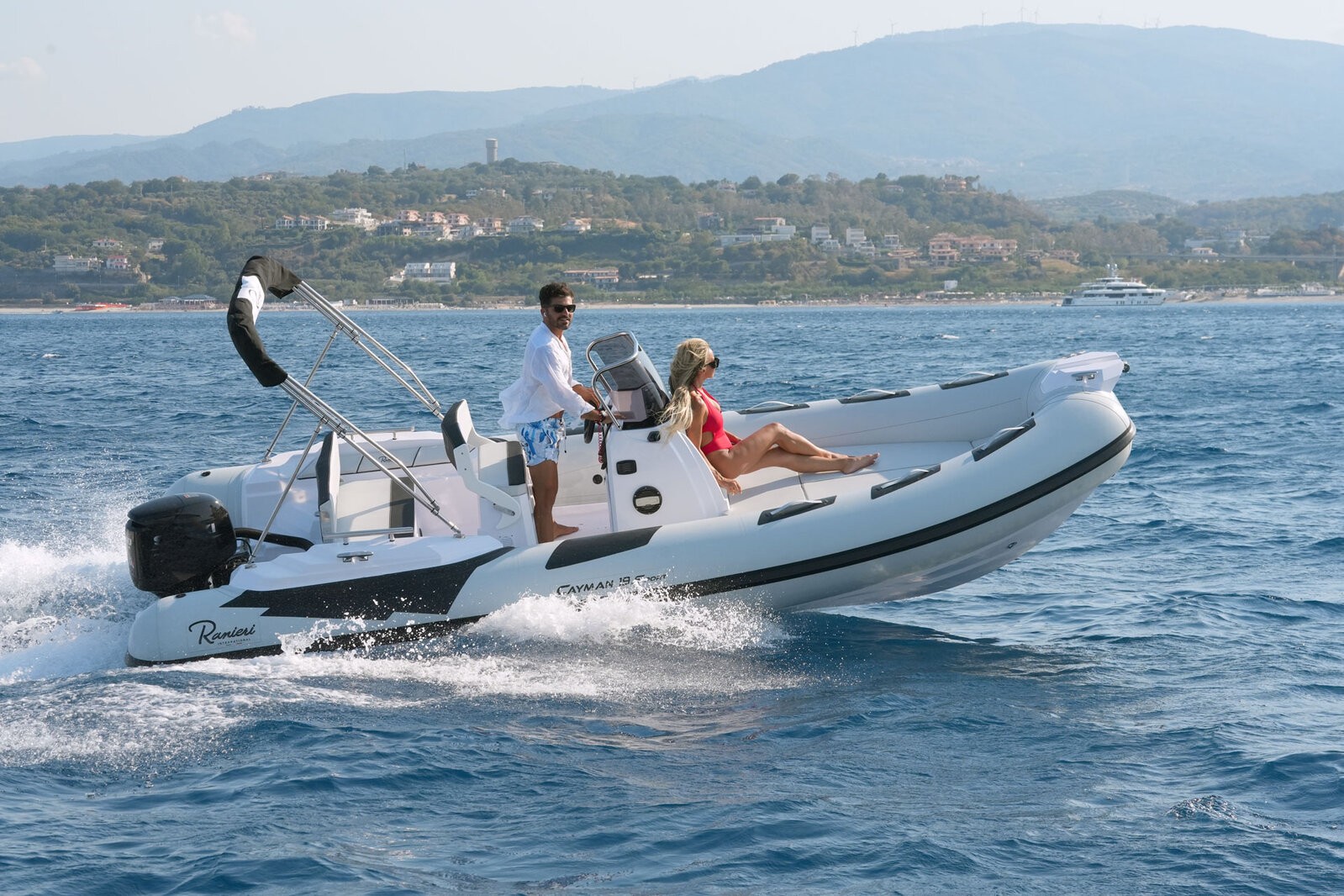 ranieri-cayman-18-sport.jpg